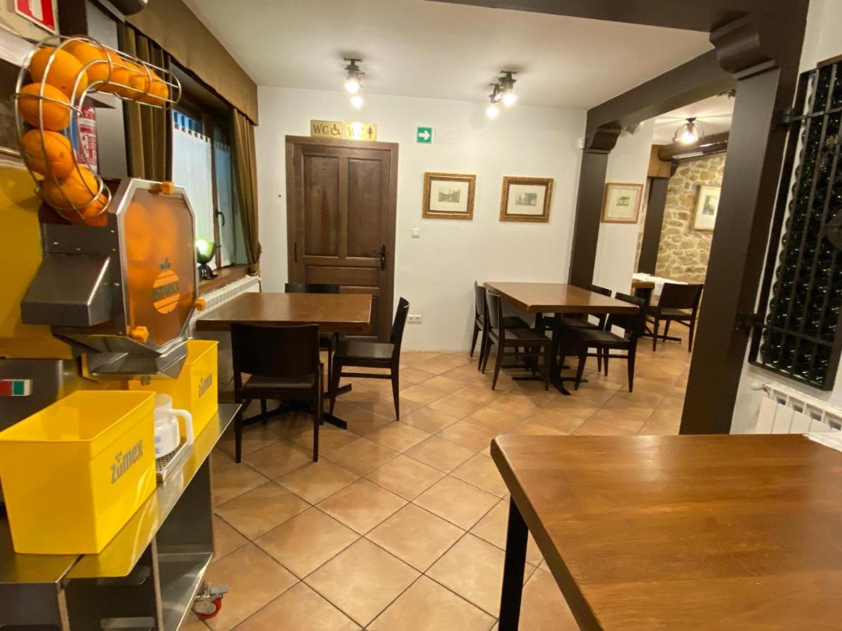 Posada Y Apartamentos Trebuesto De Guriezo Luaran gambar